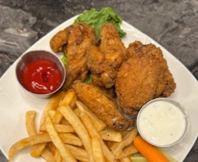 6 Piece Wings & Fries